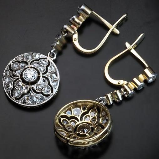 Elegante Vintage-Ohrringe mit funkelnden, runden Kristallen