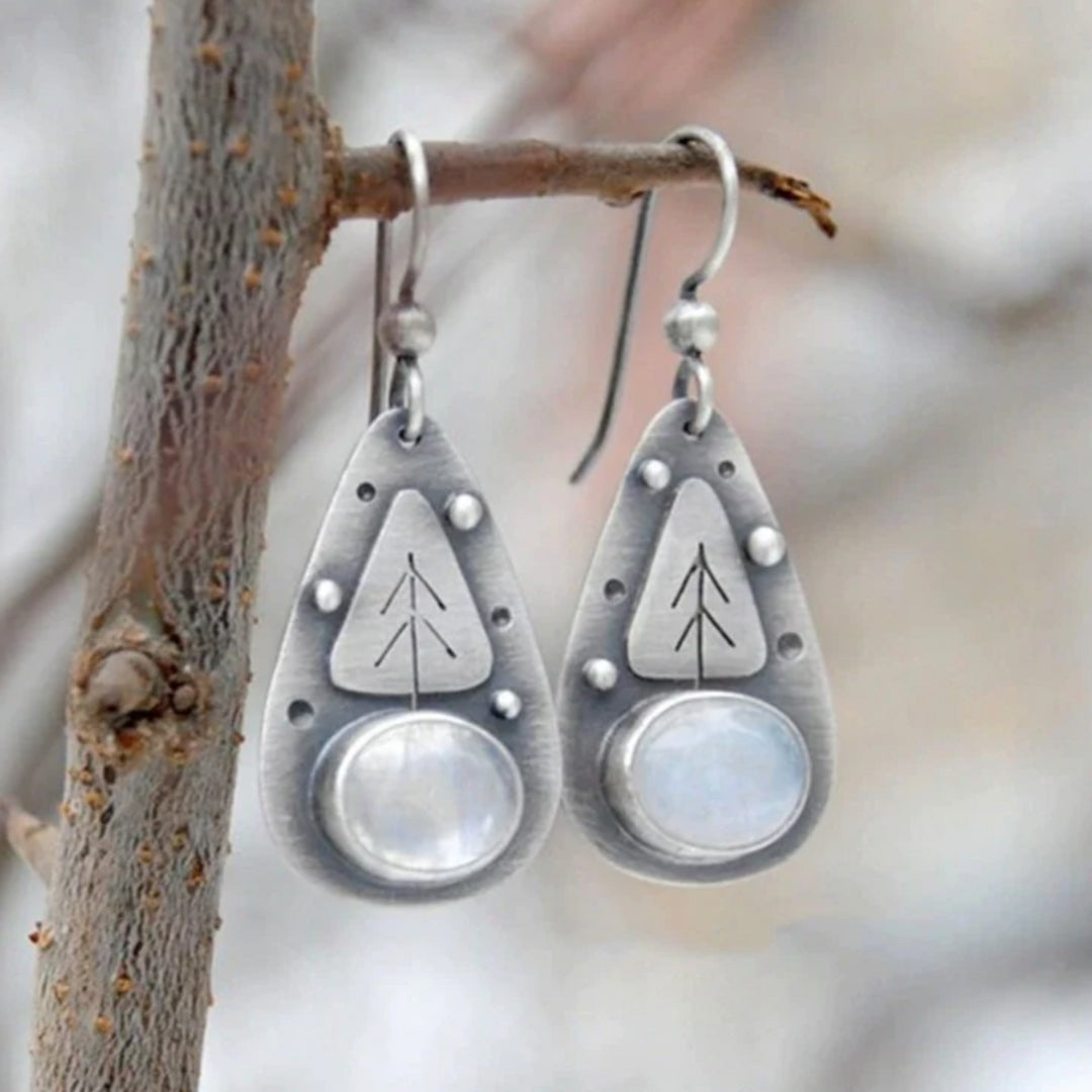 Elegante Boho-Ohrringe aus strahlendem weißen Opal und edlem Silber