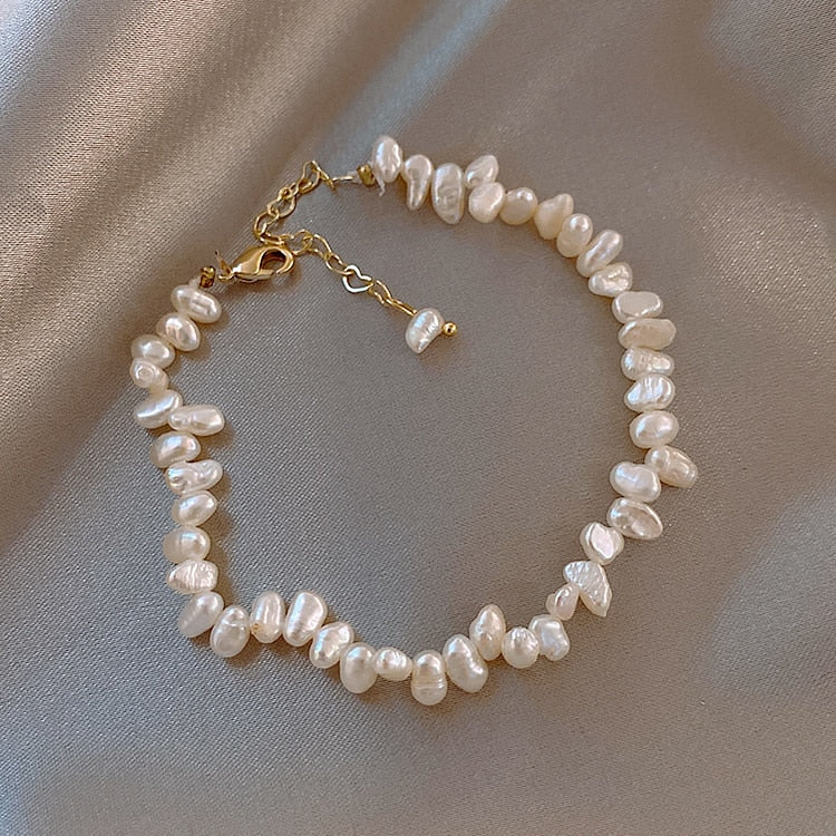 Elegantes Céline Perlenarmband für einen Hauch von Luxus