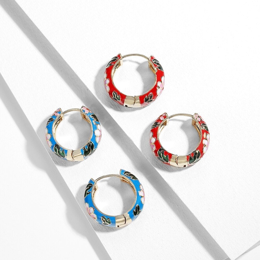 Elegante Blumenschmuck-Ohrringe für einen Hauch von Glamour