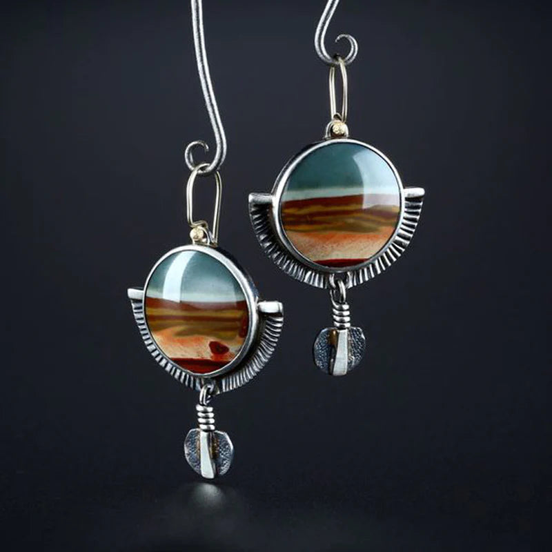 Stilvolle Ethno-Ohrringe für einen kreativen Look