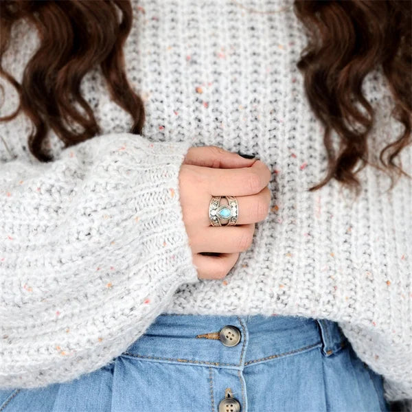 Eleganter Offener Ring mit Türkis Tropfen Design