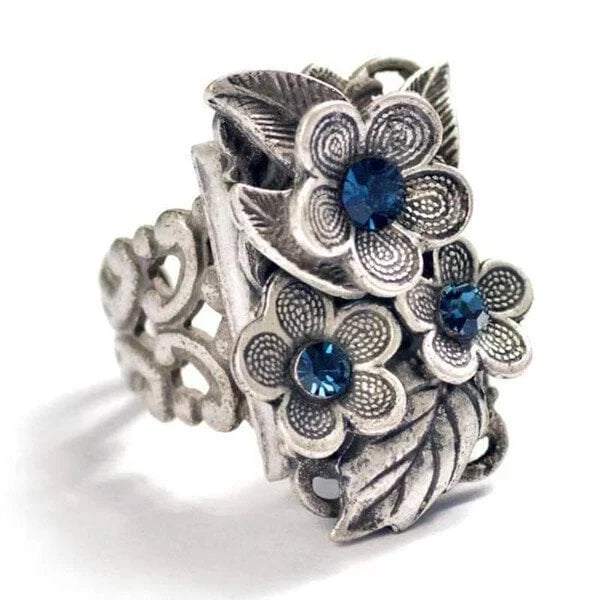 Blühender Saphir-Ring