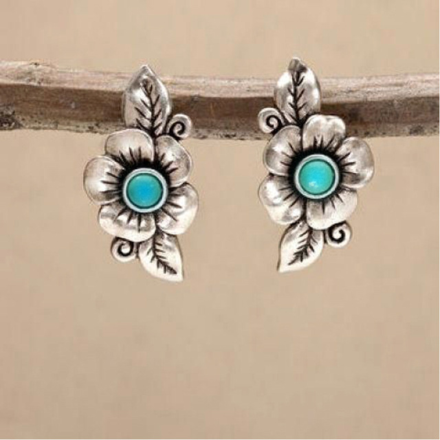 Elegante Boho-Ohrringe mit strahlender blauer Opalblume aus hochwertigem Sterlingsilber