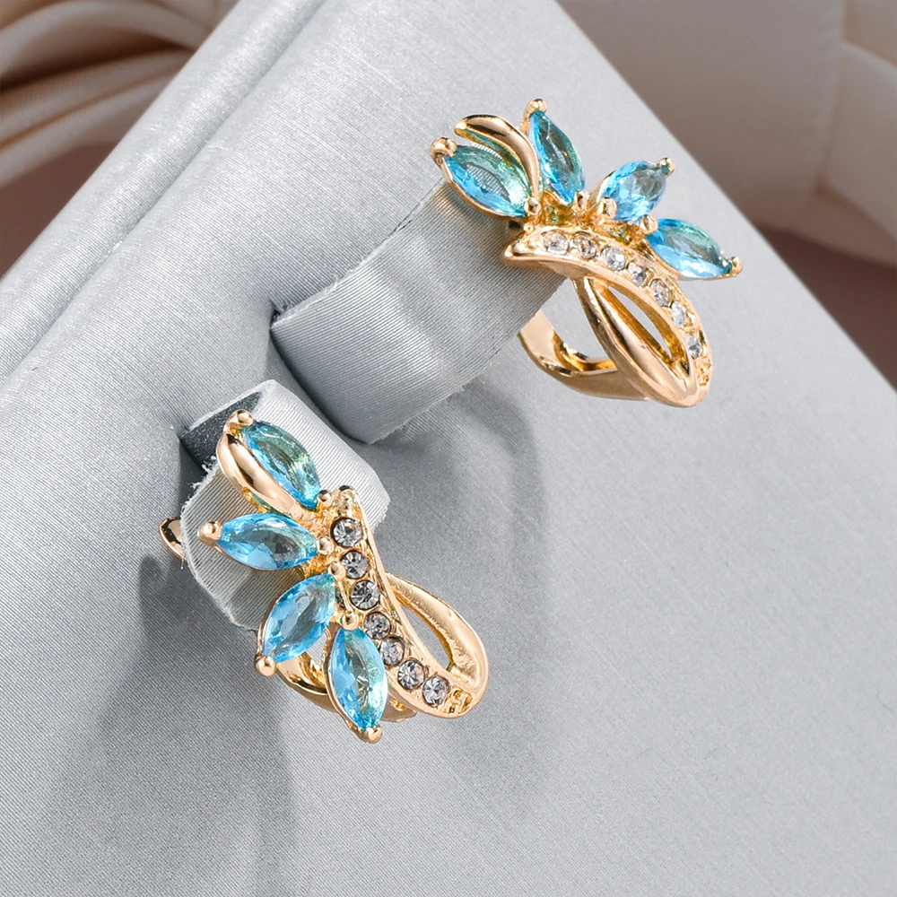 Zauberhafte blaue Kristallblumen-Ohrringe für einen eleganten Look