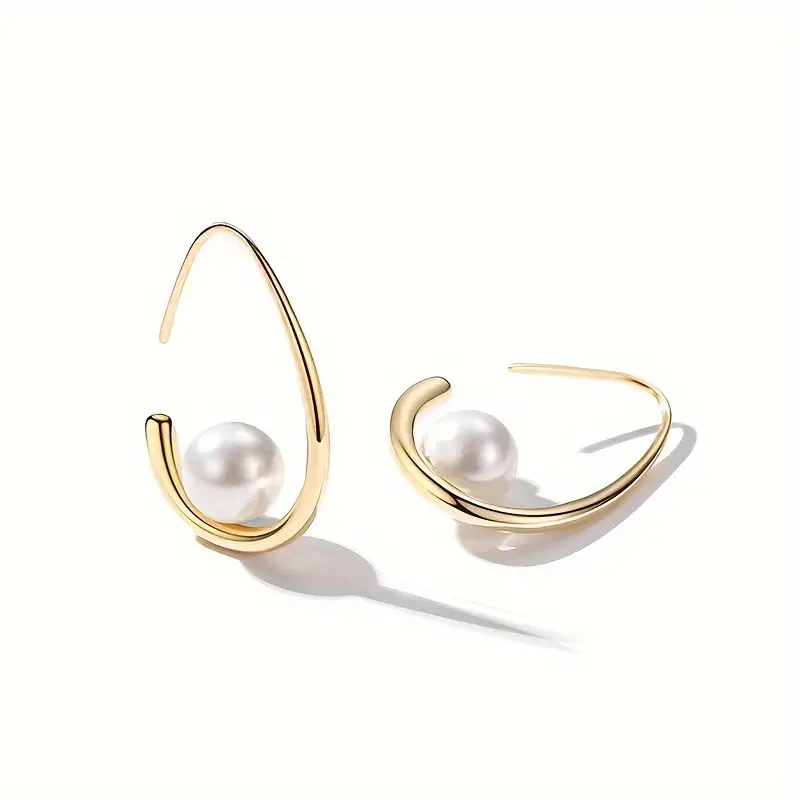 Glamouröse Perlenohrringe mit edelgoldenem Finish