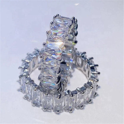 Eleganter Zirkonia-Ring in edlem Gold und Silber