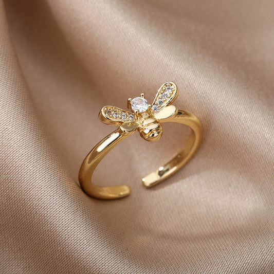 Verstellbarer goldener Bienenring für einen Hauch von Eleganz