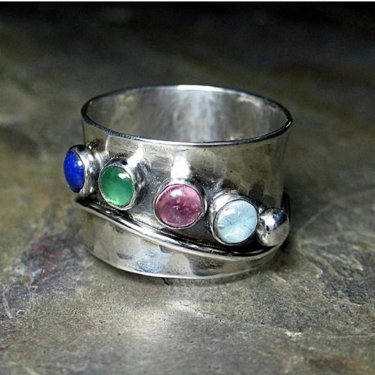 Eleganter Geburtssteinring für persönliche Akzente