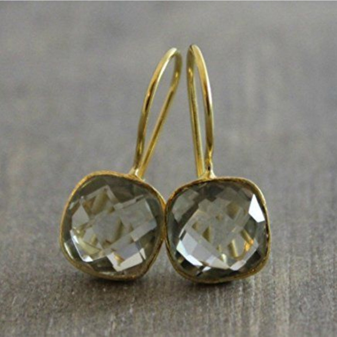 Elegante Vintage-Ohringe in Goldgrün