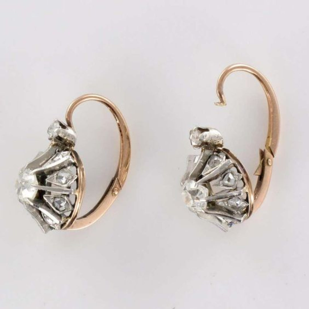 Elegante Vintage Zirkonia Ohrstecker für einen Hauch von Glamour
