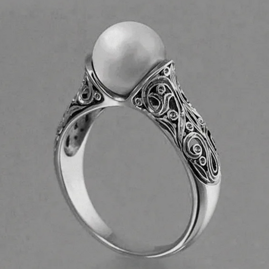 Eleganter Vintage Silberring mit Perlenakzenten