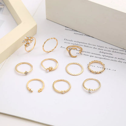 Set von 10 exquisiten böhmischen silbernen und vergoldeten Ringen