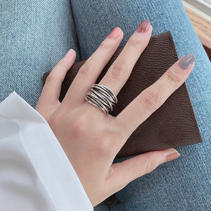 Eleganter verstellbarer Silberring im Layée-Design
