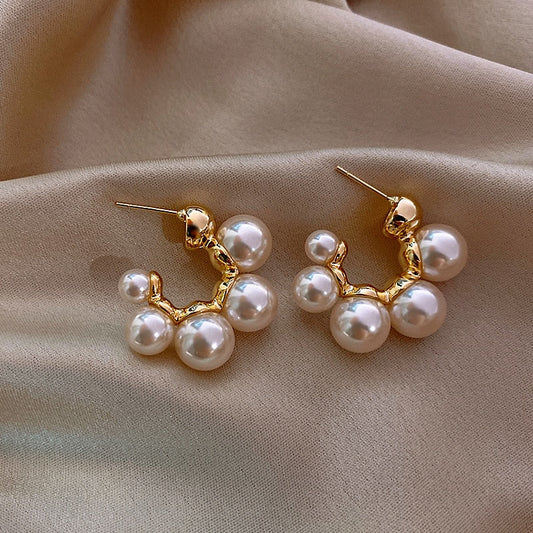 Stylische Perlenohrringe für einen Hauch von Eleganz