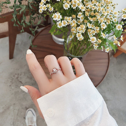 Eleganter Goldring mit verstellbarem Design, funkelndem Zirkonia und zartem rosa Herz