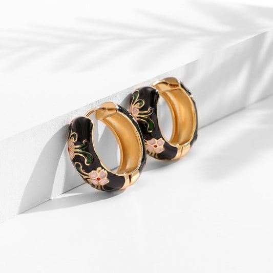 Elegante Blumenschmuck-Ohrringe für einen Hauch von Glamour