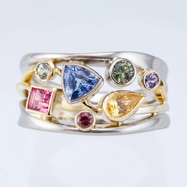 Eleganter Vintage Ring mit farbigen Kristallen