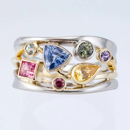 Eleganter Vintage Ring mit farbigen Kristallen