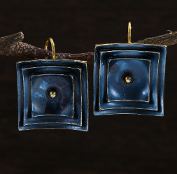 Stylische Vintage-Ohrstecker in elegantem Blau im Quadratdesign