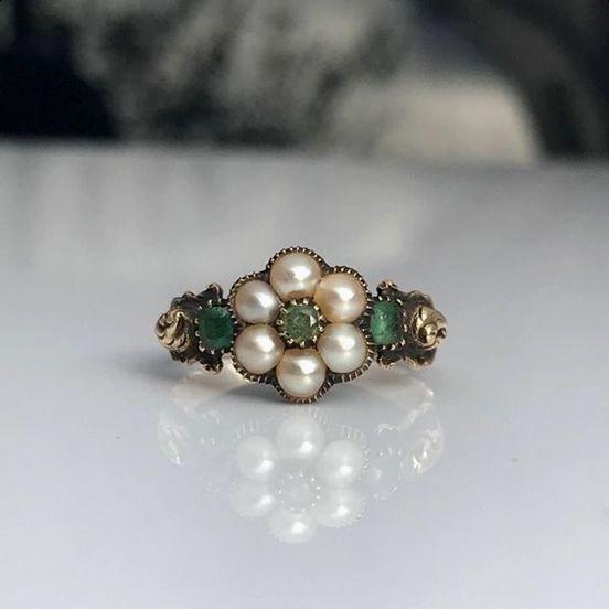 Klassischer Grüner Perlenblumenring im Vintage-Stil