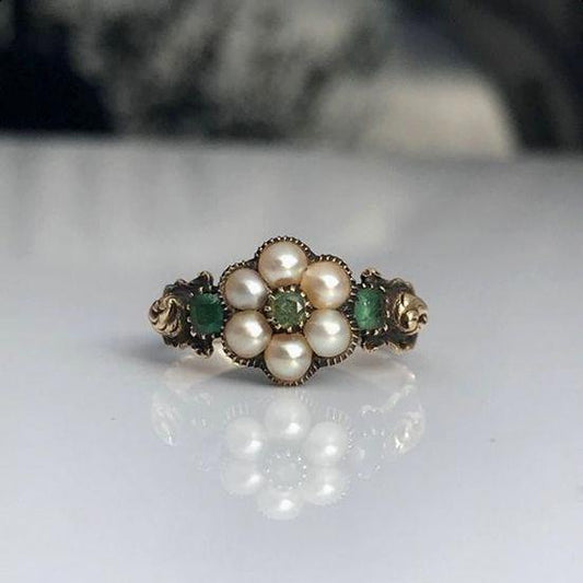 Klassischer Grüner Perlenblumenring im Vintage-Stil