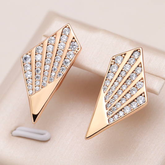 Elegante goldene Zirkonium-Ohrringe für jeden Anlass