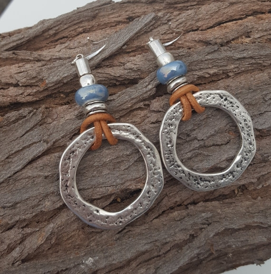 Charmante Boho-Kreis-Ohrstecker aus Silber