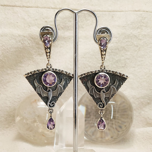 Elegante Vintage-Ohrringe aus Silber mit wunderschönen lilafarbenen Zirkonia