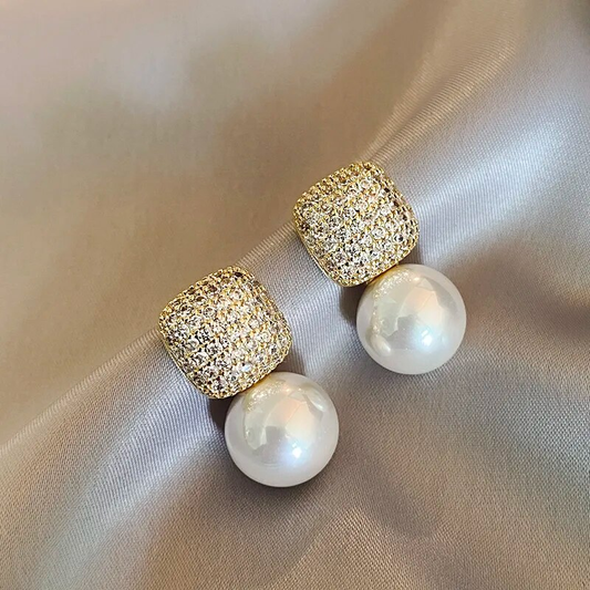 Faszinierende Perlenohrringe mit elegantem Glanz