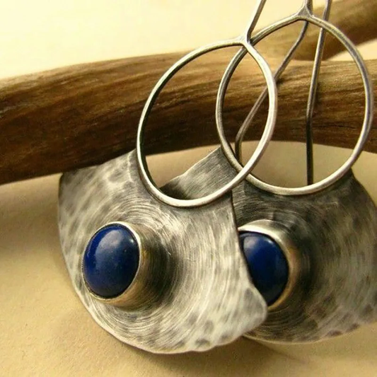 Elegante Vintage-Ohrstecker aus Silber mit faszinierenden blauen Steinen