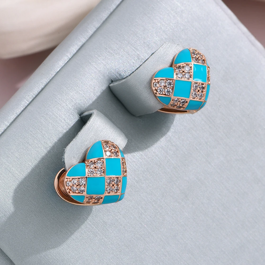 Stylische herzförmige Ohrringe aus eleganter blauer Emaille