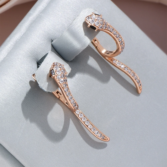 Stylische und Helle Schlangenohrringe für ein glamouröses Finish