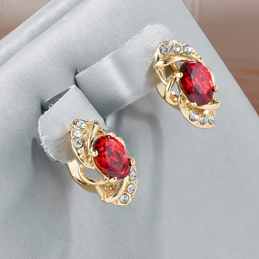 Strahlende Kristall-Ohrringe im edlen Gold-Design