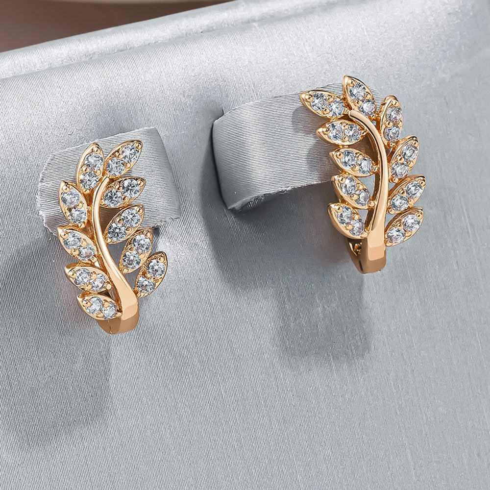 Luxurious earrings with sparkling zirconia leaves