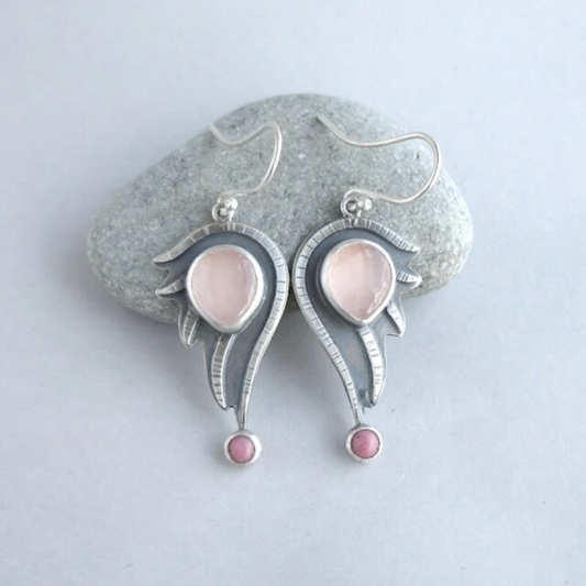 Elegante Hoops aus zarten rosafarbenen Vintage-Kristallen