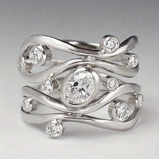 Wunderschöner Vintage-Silberring mit unregelmäßigem Zirkonia-Design