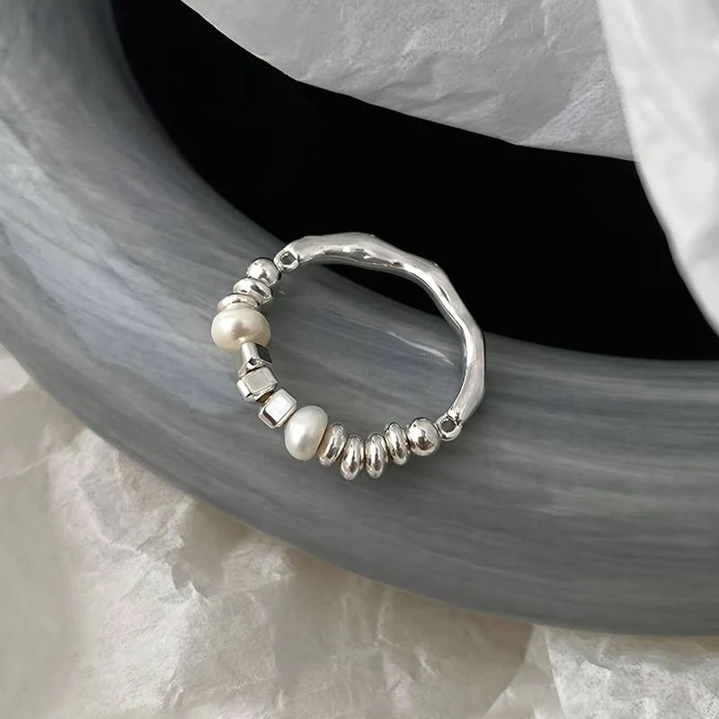 Eleganter Vintage-Silberring mit edlen Barockperlen