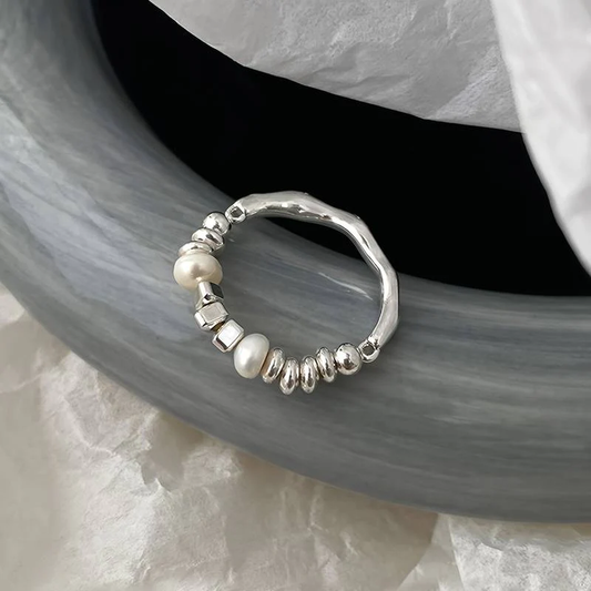 Eleganter Vintage-Silberring mit edlen Barockperlen