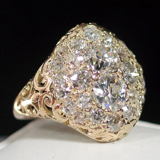 Eleganter Vintage-Ring mit funkelndem Gold und Brillanten