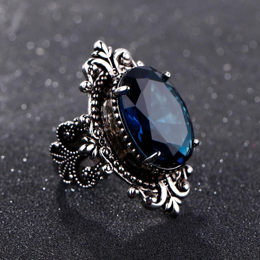 Eleganter dunkelblauer Vintage-Silberring