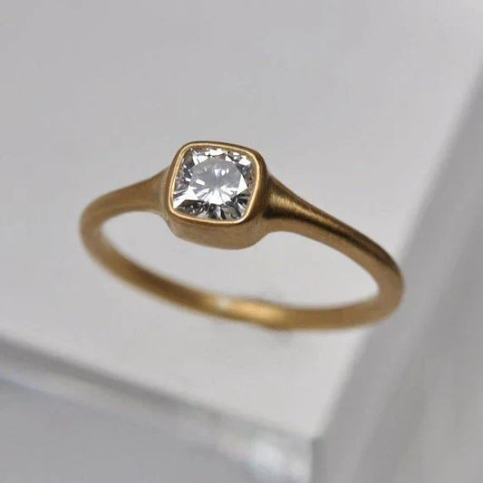 Eleganter quadratischer Glaskreis