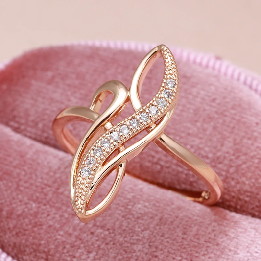 Eleganter Goldring mit funkelndem Zirkonia-Dekor