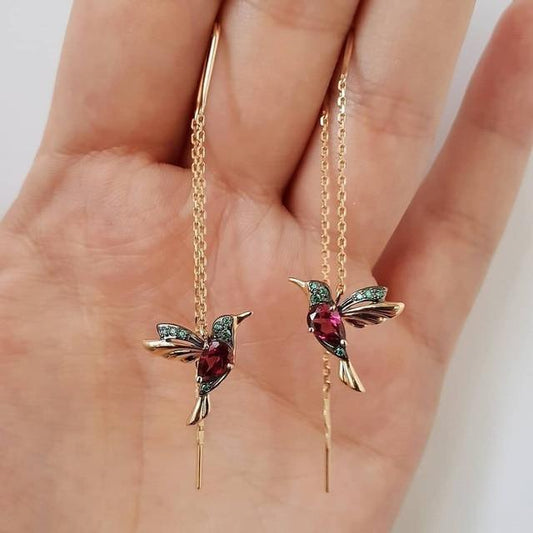 Funkelnde Kolibri-Ohrringe mit farbenfrohem Emaille und glitzernden Zirkonia