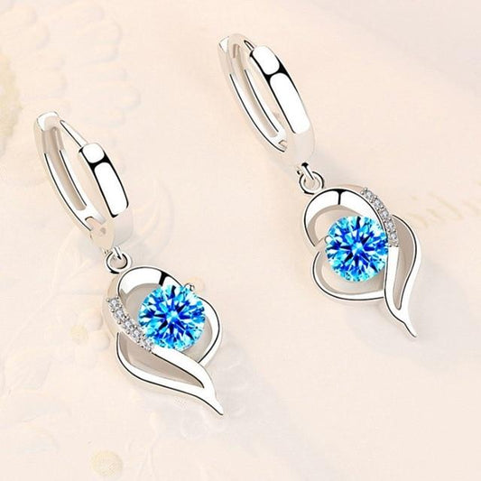 Elegante Ohrringe mit funkelnden Zirkonia-Steinen in Silber