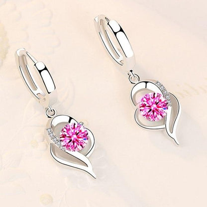 Elegante Ohrringe mit funkelnden Zirkonia-Steinen in Silber